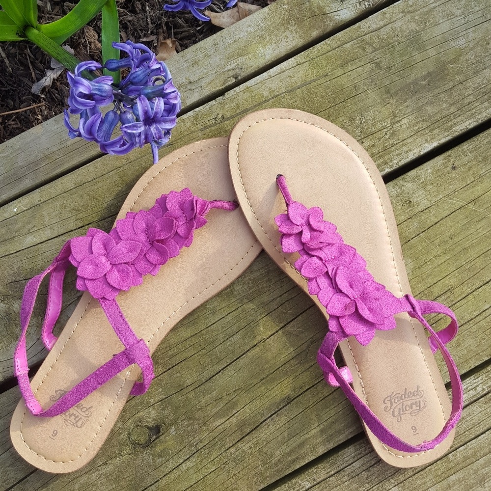 Faded Glory magenta flower sandals